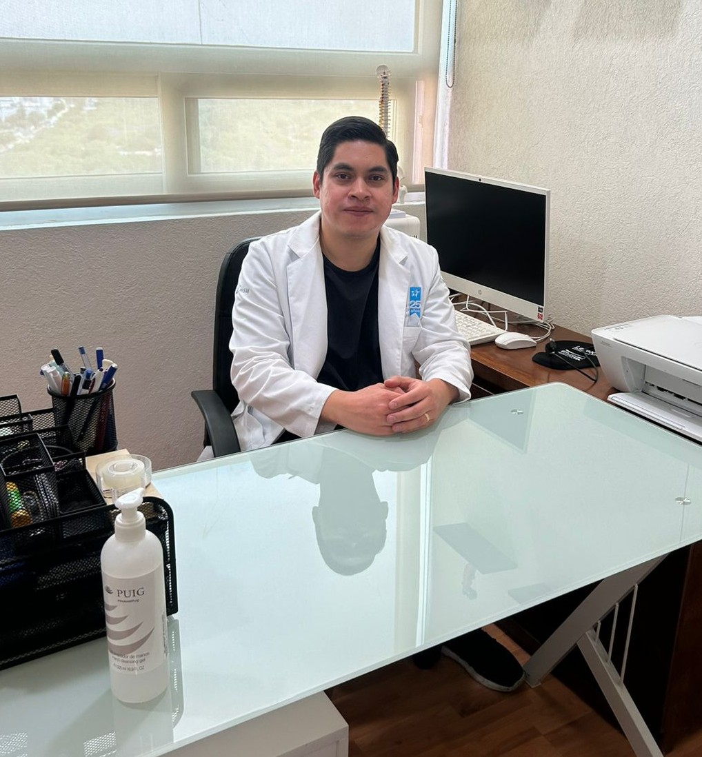 Dr. Gerardo Axel Quintero, urólogo en Cuautitlán Izcalli